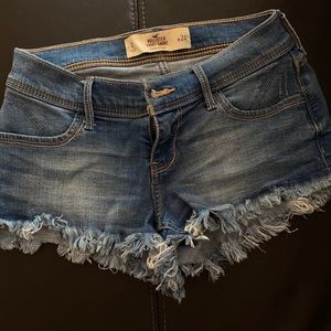 cute fringe shorts:)